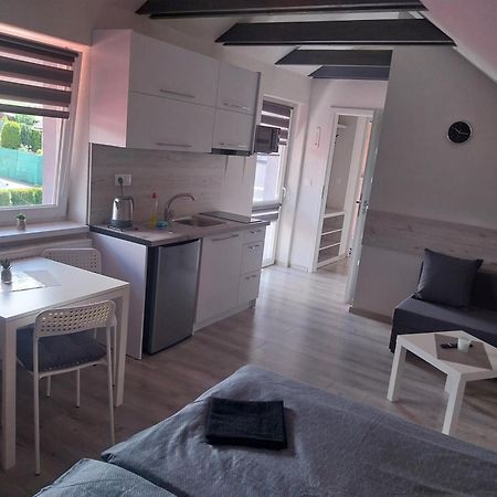 Bešeňová Apartmanovy Dom Stela מראה חיצוני תמונה