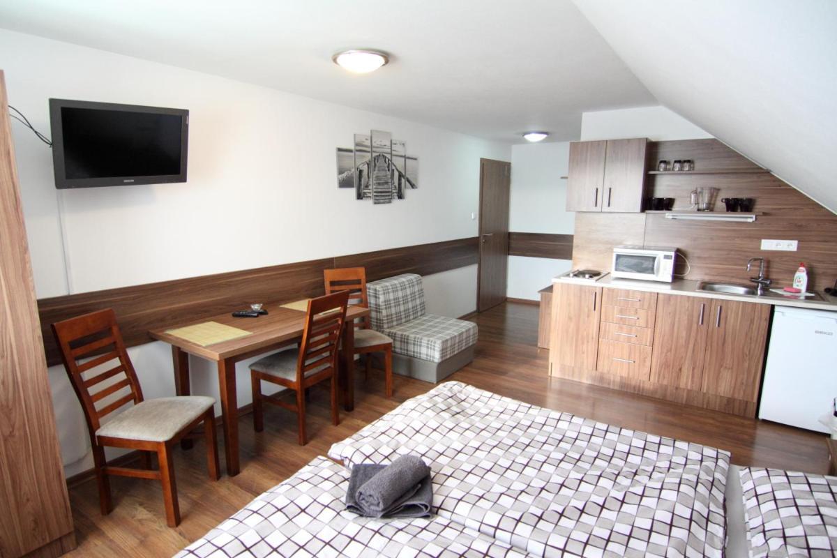 Bešeňová Apartmanovy Dom Stela מראה חיצוני תמונה