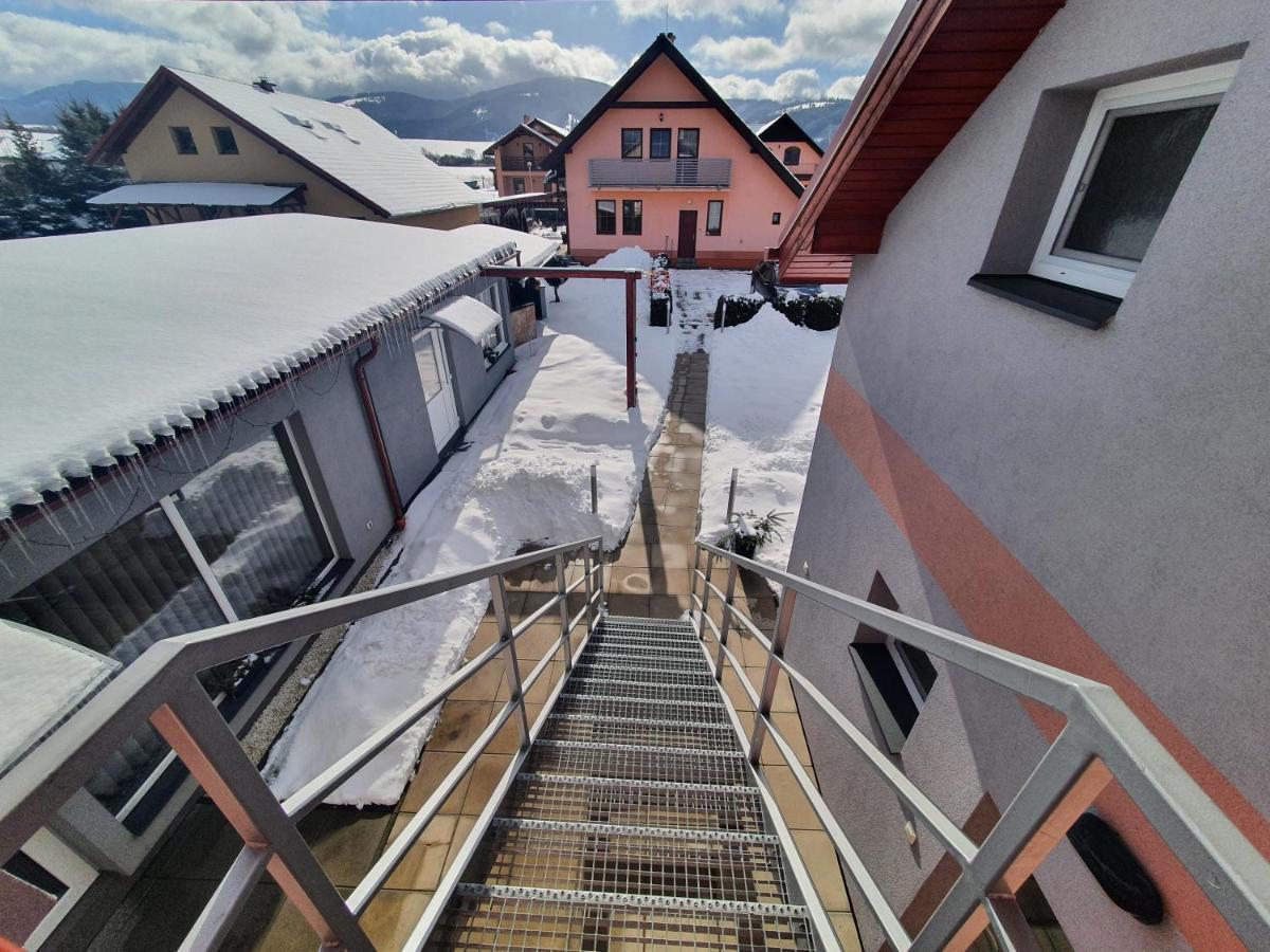 Bešeňová Apartmanovy Dom Stela מראה חיצוני תמונה