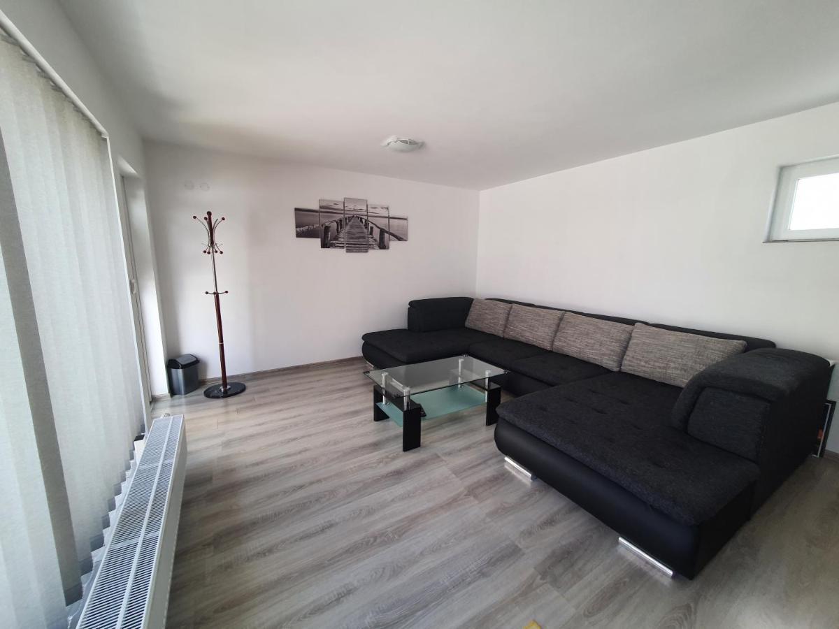 דירות Bešeňová Apartmanovy Dom Stela מראה חיצוני תמונה