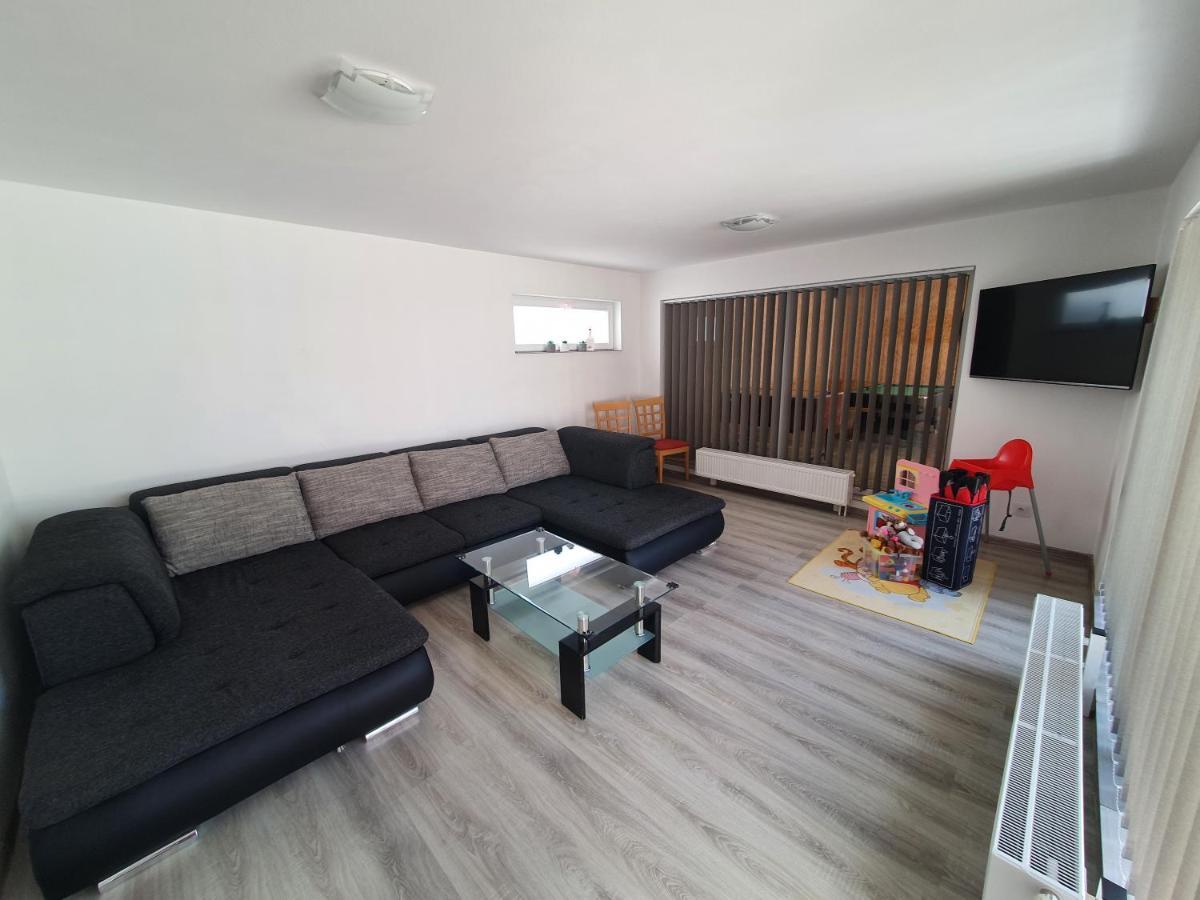 דירות Bešeňová Apartmanovy Dom Stela מראה חיצוני תמונה