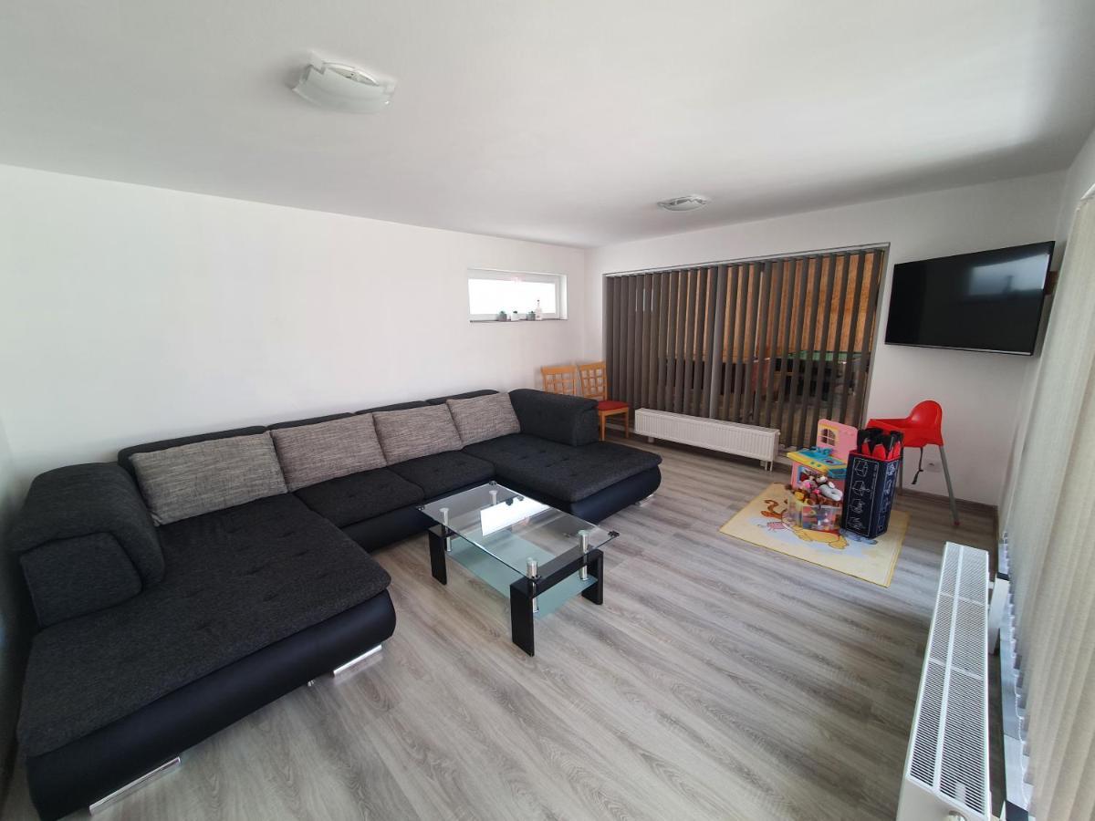 Bešeňová Apartmanovy Dom Stela מראה חיצוני תמונה