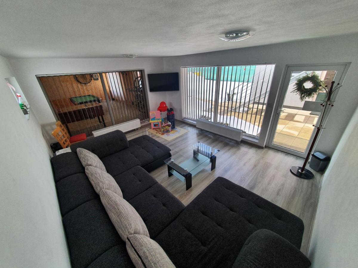 Bešeňová Apartmanovy Dom Stela מראה חיצוני תמונה