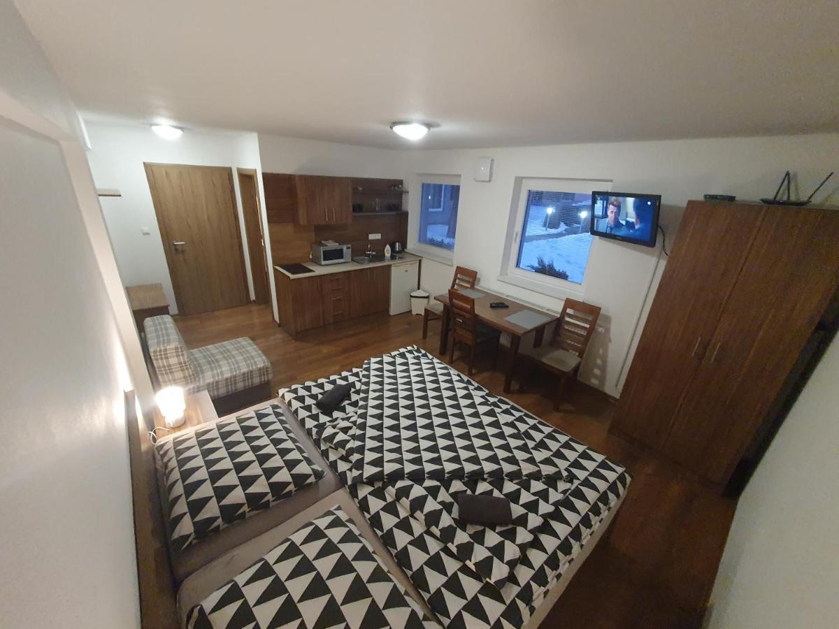 Bešeňová Apartmanovy Dom Stela מראה חיצוני תמונה