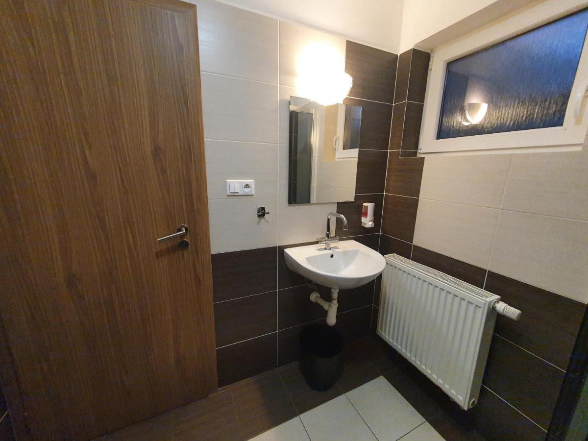 Bešeňová Apartmanovy Dom Stela מראה חיצוני תמונה