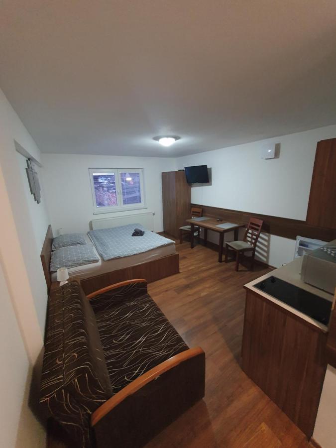 Bešeňová Apartmanovy Dom Stela מראה חיצוני תמונה