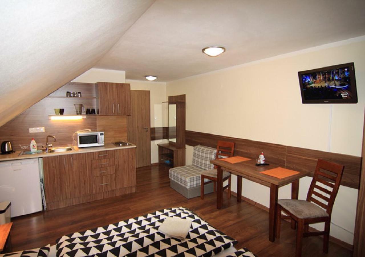 Bešeňová Apartmanovy Dom Stela מראה חיצוני תמונה